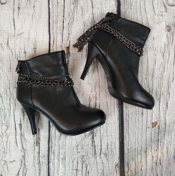 Forever 21 Shoes - Forever 21 black chain stiletto boots size 6